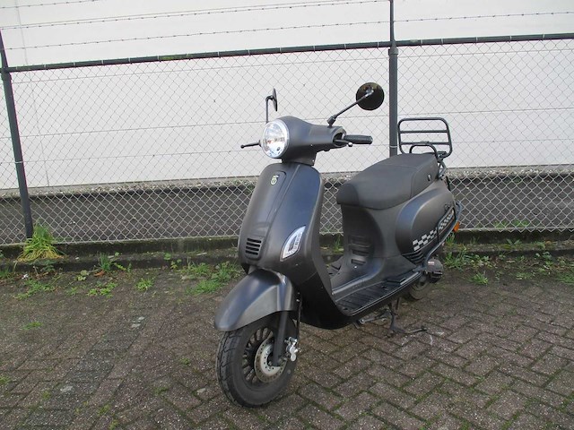 Btc - bromscooter - riva efi - scooter - afbeelding 4 van  11
