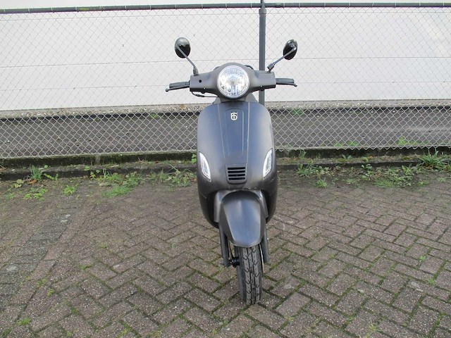 Btc - bromscooter - riva efi - scooter - afbeelding 5 van  11