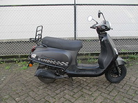 Btc - bromscooter - riva efi - scooter - afbeelding 8 van  11