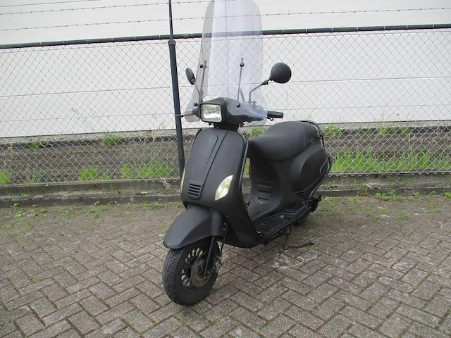 Btc - bromscooter - riva sport - scooter - afbeelding 4 van  11