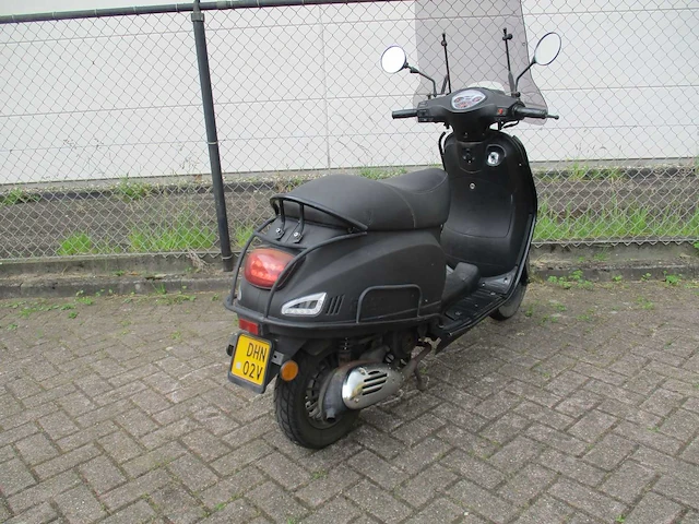 Btc - bromscooter - riva sport - scooter - afbeelding 9 van  11