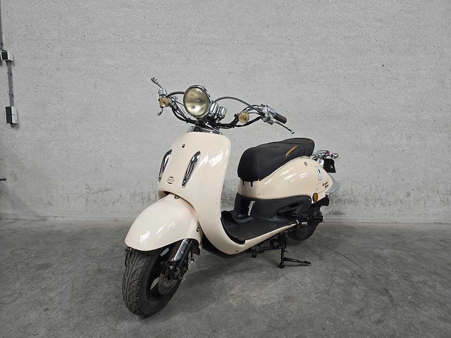 Btc - snorscooter - grande retro - 4t 25km uitvoering dgj70r - afbeelding 3 van  7