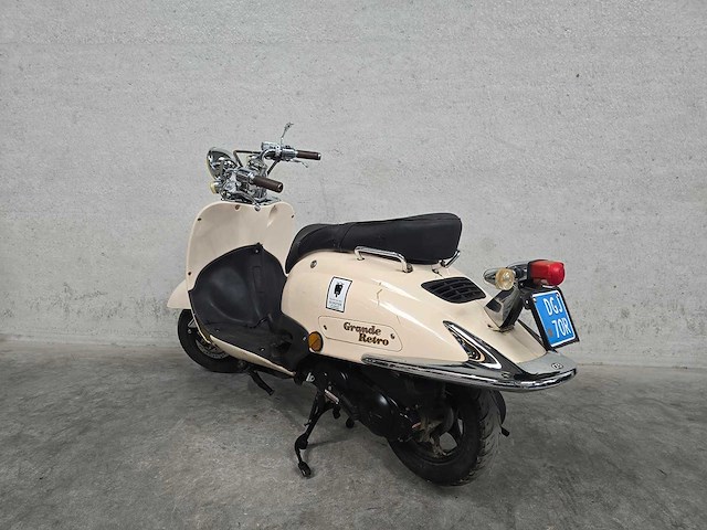 Btc - snorscooter - grande retro - 4t 25km uitvoering dgj70r - afbeelding 6 van  7
