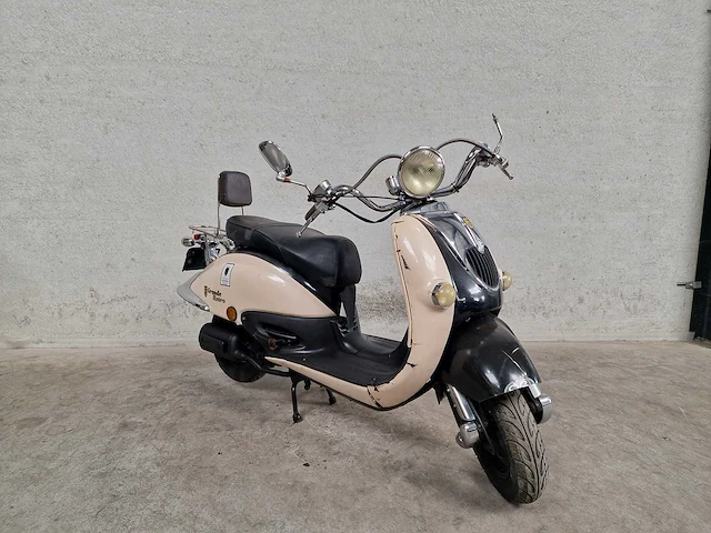 Btc - snorscooter - grande retro - 4t 25km uitvoering dks31j - afbeelding 4 van  6