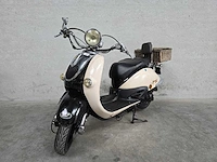 Btc - snorscooter - grande retro - 4t 25km uitvoering dlb97l - afbeelding 3 van  7