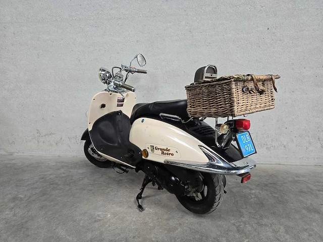 Btc - snorscooter - grande retro - 4t 25km uitvoering dlb97l - afbeelding 6 van  7