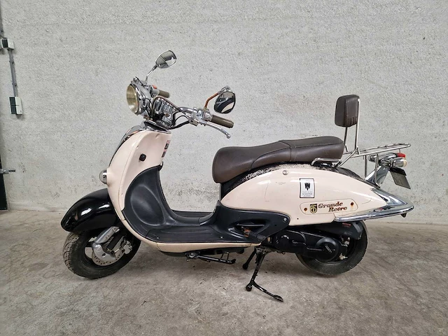 Btc - snorscooter - grande retro - 4t 25km uitvoering dnl35p - afbeelding 1 van  7