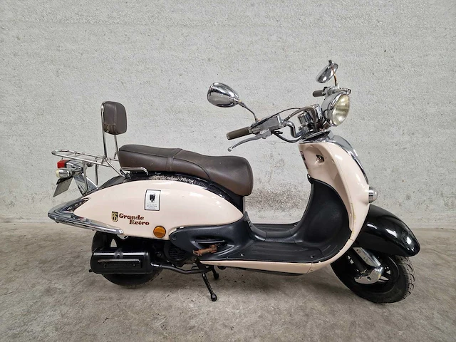 Btc - snorscooter - grande retro - 4t 25km uitvoering dnl35p - afbeelding 2 van  7