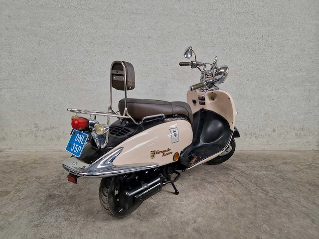 Btc - snorscooter - grande retro - 4t 25km uitvoering dnl35p - afbeelding 6 van  7