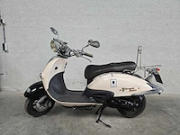 Btc - snorscooter - grande retro - 4t 25km uitvoering dnl42p - afbeelding 1 van  7