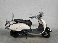 Btc - snorscooter - grande retro - 4t 25km uitvoering dnl42p - afbeelding 2 van  7