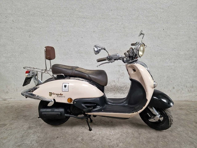 Btc - snorscooter - grande retro - 4t 25km uitvoering dnl45p - afbeelding 2 van  7