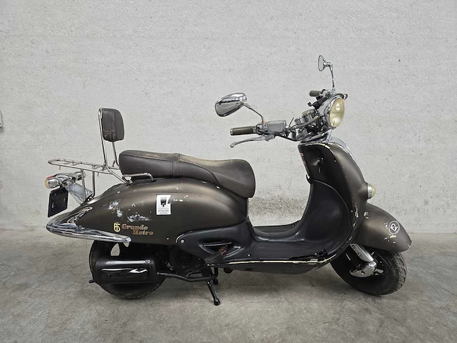 Btc - snorscooter - grande retro gt2 - 4t 25km uitvoering dkn03h - afbeelding 2 van  7