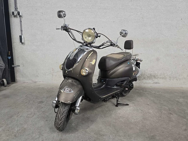 Btc - snorscooter - grande retro gt2 - 4t 25km uitvoering dkn03h - afbeelding 3 van  7