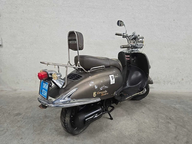 Btc - snorscooter - grande retro gt2 - 4t 25km uitvoering dkn03h - afbeelding 5 van  7