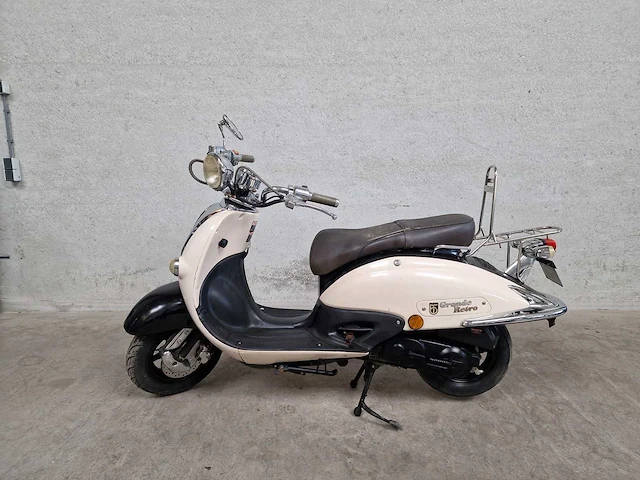 Btc - snorscooter - grande retro gt2 - 4t 25km uitvoering dlb96l - afbeelding 1 van  7