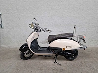 Btc - snorscooter - grande retro gt2 - 4t 25km uitvoering dlb96l - afbeelding 1 van  7