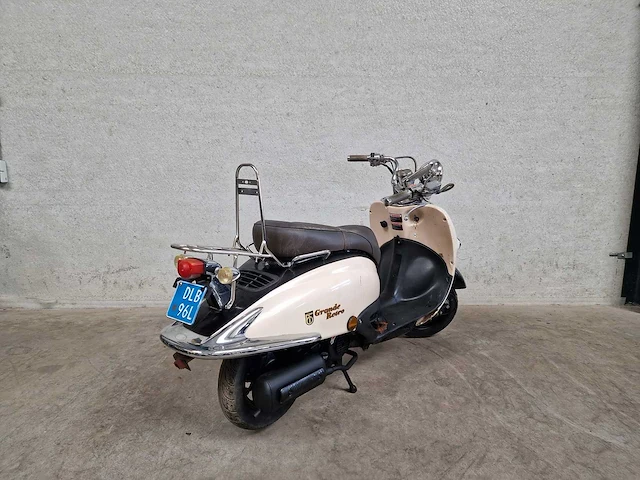 Btc - snorscooter - grande retro gt2 - 4t 25km uitvoering dlb96l - afbeelding 5 van  7
