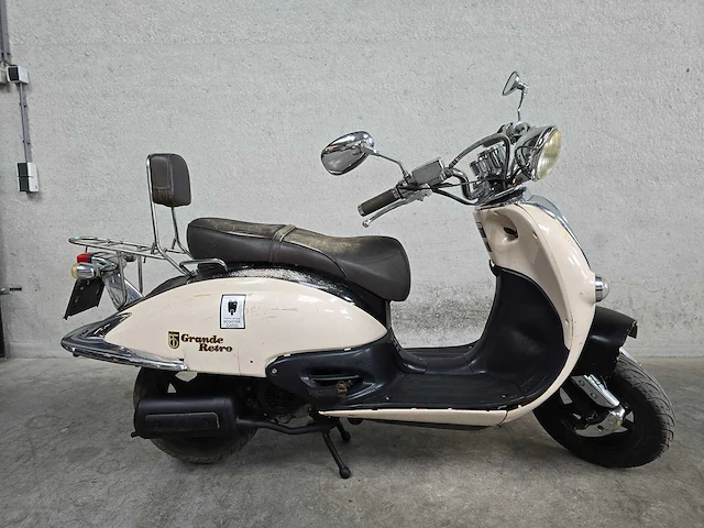 Btc - snorscooter - grande retro gt2 - 4t 25km uitvoering dnl30p - afbeelding 2 van  7