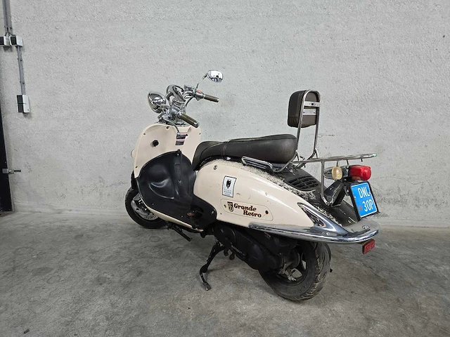 Btc - snorscooter - grande retro gt2 - 4t 25km uitvoering dnl30p - afbeelding 6 van  7