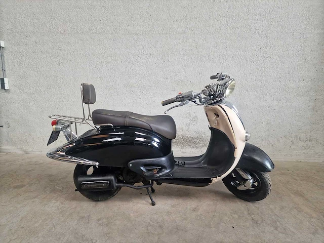 Btc - snorscooter - grande retro gt2 - 4t 25km uitvoering dnl38p - afbeelding 2 van  7