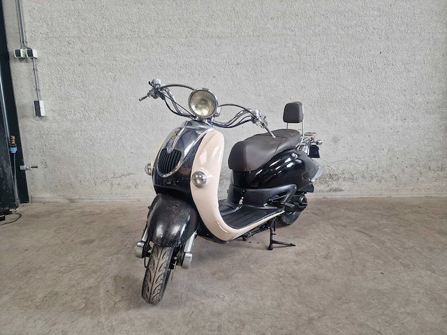 Btc - snorscooter - grande retro gt2 - 4t 25km uitvoering dnl38p - afbeelding 3 van  7