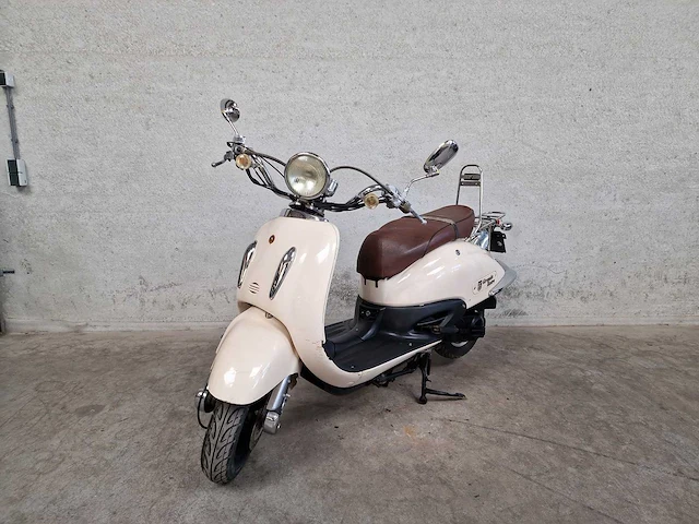 Btc - snorscooter - grande retro old - 4t 25km uitvoering dhb44g - afbeelding 3 van  7