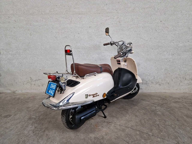 Btc - snorscooter - grande retro old - 4t 25km uitvoering dhb44g - afbeelding 5 van  7