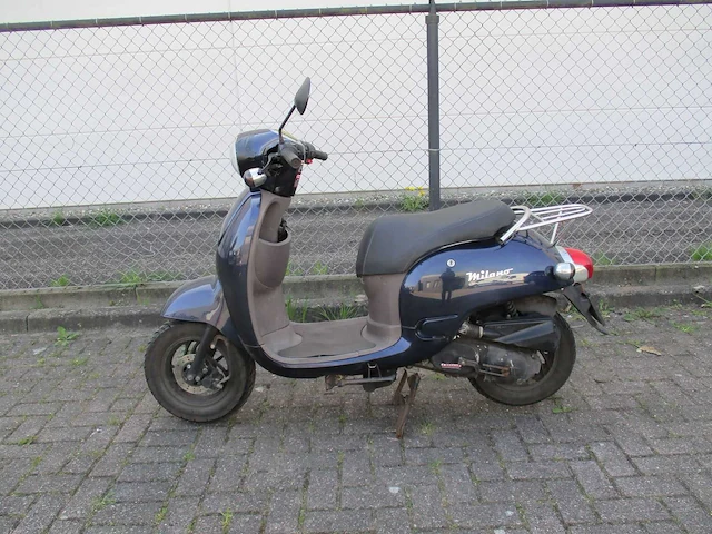 Btc - snorscooter - milano - scooter - afbeelding 1 van  11