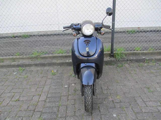 Btc - snorscooter - milano - scooter - afbeelding 5 van  11