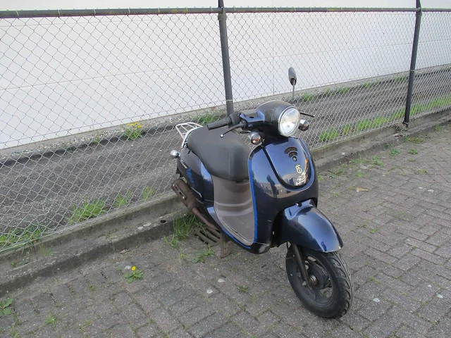 Btc - snorscooter - milano - scooter - afbeelding 7 van  11