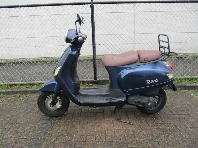 Btc - snorscooter - riva - scooter - afbeelding 1 van  9
