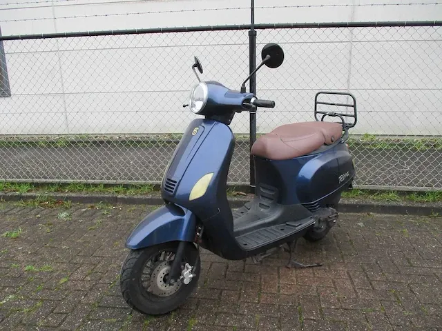Btc - snorscooter - riva - scooter - afbeelding 2 van  9