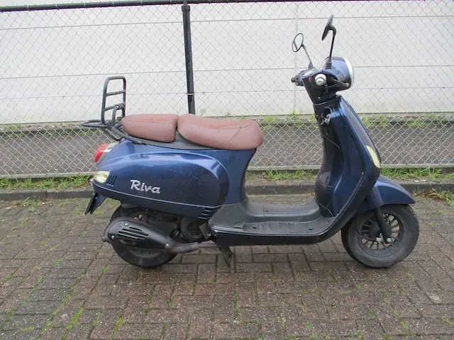 Btc - snorscooter - riva - scooter - afbeelding 5 van  9