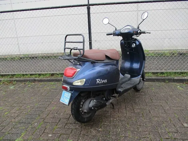Btc - snorscooter - riva - scooter - afbeelding 6 van  9