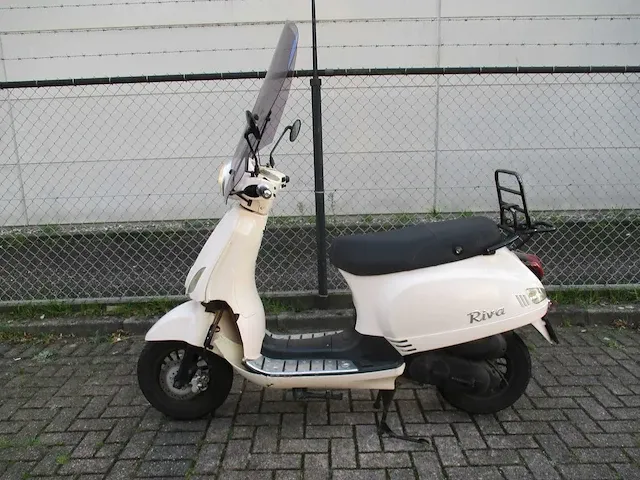 Btc - snorscooter - riva - scooter - afbeelding 1 van  11