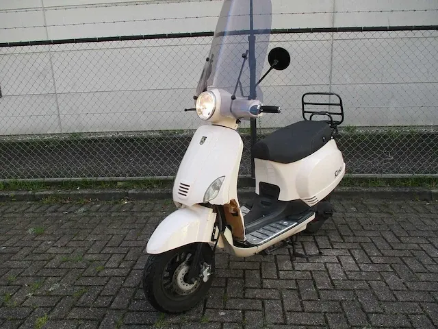 Btc - snorscooter - riva - scooter - afbeelding 4 van  11