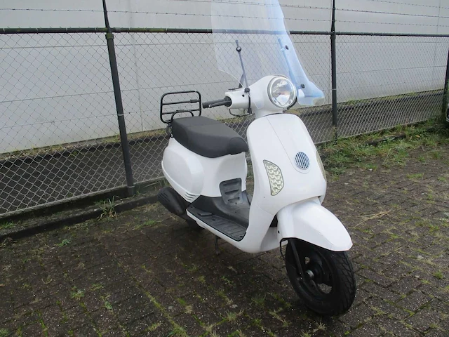 Btc alleen voor onderdelen! - snorscooter - riva - scooter - afbeelding 7 van  11