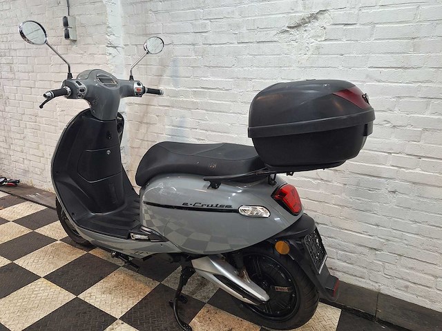 Btc e-cruise 25 km elektrische snorscooter - afbeelding 3 van  6