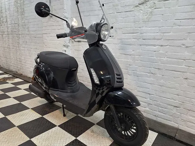 Btc riva 2 25 km snorscooter 4takt - afbeelding 7 van  7
