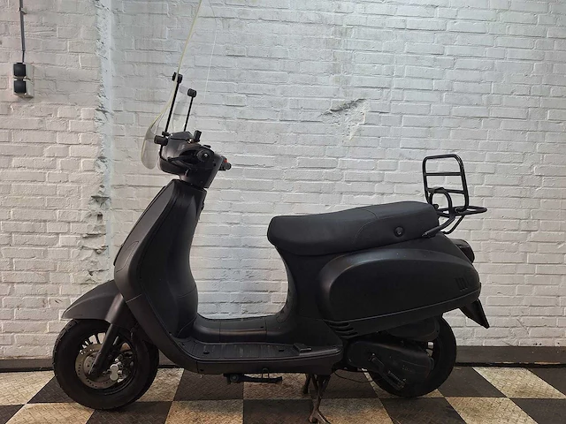 Btc riva 25 km snorscooter 4takt - afbeelding 1 van  7