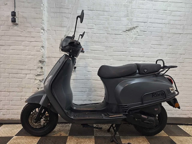 Btc riva 25 km snorscooter 4takt - afbeelding 1 van  7