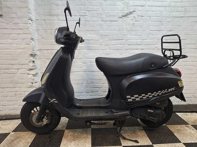 Btc riva 25 km snorscooter 4takt - afbeelding 1 van  7