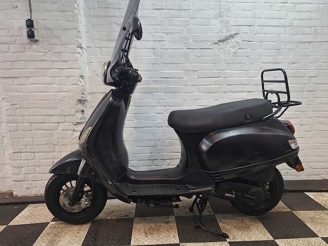 Btc riva 25 km snorscooter 4takt - afbeelding 1 van  7