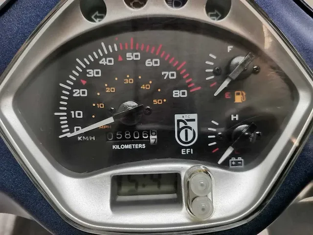 Btc riva efi 25 km snorscooter 4takt - afbeelding 4 van  7