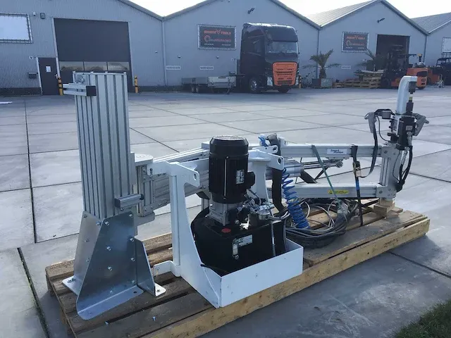 Btm s-17014 clinching press on s-17046 pneumatic tapping arm - afbeelding 7 van  11