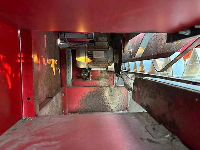 Btm t 4000 bloemenboslijn verwerkingsmachine - afbeelding 7 van  20
