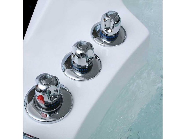 Bubbelbad - vonato - salerno - 2 persoons hoek - afbeelding 3 van  4