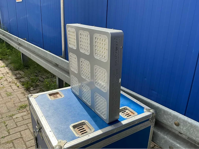 Budmaster kweeklamp warmtelamp - afbeelding 1 van  5
