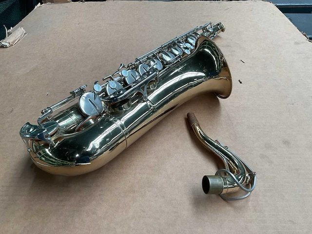 Buescher aristocrat 200 usa saxofoon - afbeelding 2 van  6